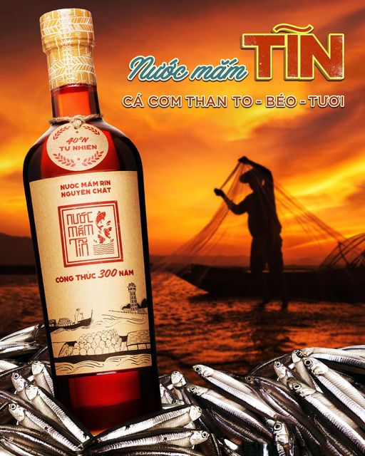 354229486_644932584336958_5493552294510317974_n-1 Cặp 2 Chai Nước Mắm Tĩn Nhãn Đỏ 40N – Nước mắm Rin Truyền thống
