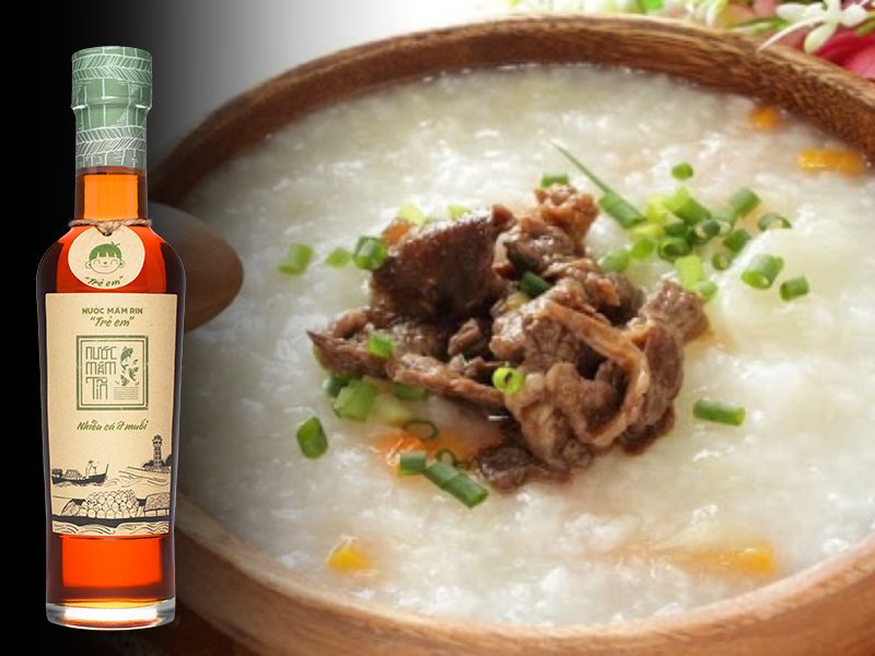 Cháo thịt bò khoai tây cà rốt thêm nước mắm trẻ em ăn dặm