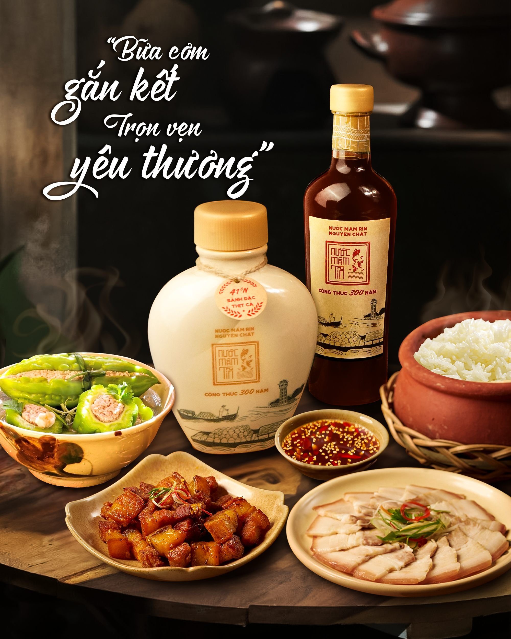 z4734243254415_11dd2b2599e944890342c623a7ea3d4e Cặp 2 Chai Nước Mắm Tĩn Nhãn Đỏ 40N – Nước mắm Rin Truyền thống
